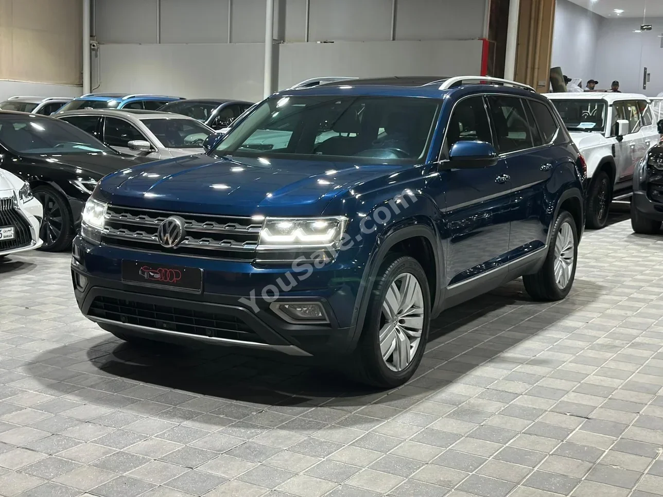 Volkswagen  Teramont  2018  Automatic  235,000 KM  6 Cylinder  SUV  Blue