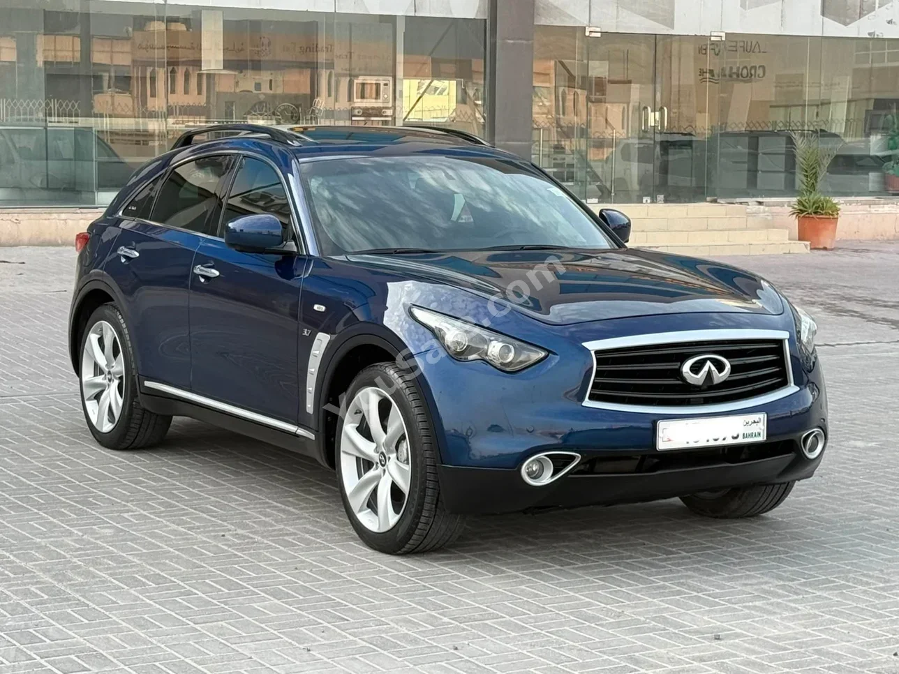 Infiniti  QX  70  2015  Automatic  180,400 KM  6 Cylinder  SUV  Blue