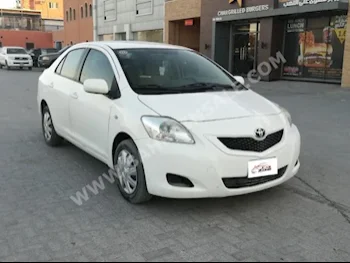 Toyota  Yaris  2011  Sedan  Automatic  4  130,000  FWD  White  Gasoline