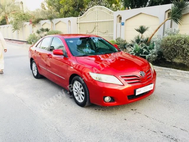تويوتا  كامري  جي ال اكس  2011  سيدان  اتوماتك  4  135,000  دفع كلي مستمر  أحمر  بنزين