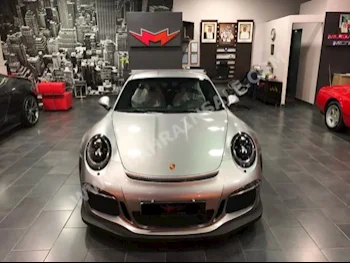 Porsche  911  GT3 RS  2016  Coupe / Sport  Automatic  6  0  RWD  Gray  Gasoline