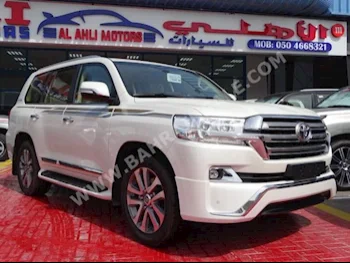 Toyota  Land Cruiser  VXR  2018  SUV  Automatic  8  0  4WD  White  Gasoline