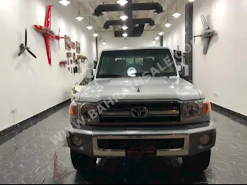Toyota  Land Cruiser  LX  2013  Pick Up  Automatic  6  54,000  4WD  Silver  Gasoline