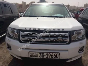 Land Rover  LR2  HSE  2013  SUV  Automatic  4  124,000  4WD  White  Gasoline