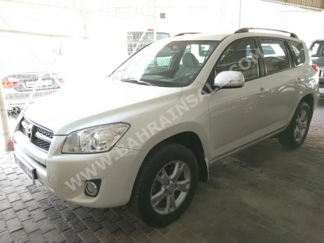 Toyota  Rav 4  2012  SUV  Automatic  4  120,000  FWD  White  Gasoline