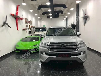 Toyota  Land Cruiser  VXR  2018  SUV  Automatic  8  9,000  4WD  Silver  Gasoline