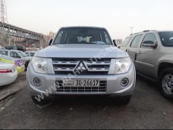 Mitsubishi  Pajero  GLS  2013  SUV  Automatic  6  73,000  4WD  Silver  Gasoline