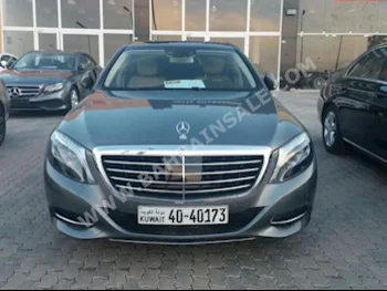 Mercedes-Benz  S-Class  400  2017  Sedan  Automatic  6  22,000  RWD  Gray  Gasoline