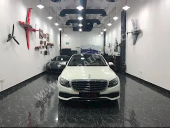 Mercedes-Benz  G-Class  300  2017  Sedan  Automatic  6  16,000  RWD  White  Gasoline