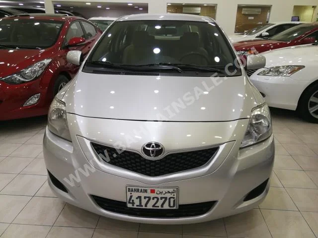 Toyota  Yaris  2012  Sedan  Automatic  4  141,000  FWD  Silver  Gasoline