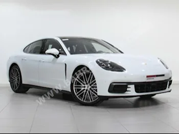 Porsche  Panamera  2017  Sedan  Automatic  6  3,000  RWD  White  Gasoline