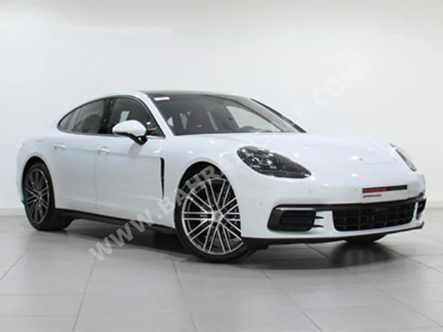 Porsche  Panamera  2017  Sedan  Automatic  6  3,000  RWD  White  Gasoline