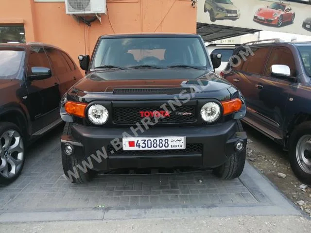 تويوتا  إف جي كروزر  2010  اس يو في  اتوماتك  6  90,000  دفع رباعي  أسود  بنزين