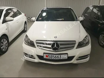 Mercedes-Benz  C-Class  200  2013  Sedan  Automatic  4  16,000  RWD  White  Gasoline