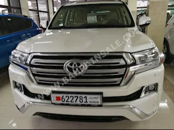 Toyota  Land Cruiser  GXR  2016  SUV  Automatic  6  53,000  4WD  White  Gasoline