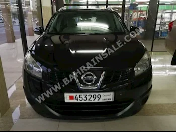 Nissan  Qashqai  2013  SUV  Automatic  4  68,000  FWD  Black  Gasoline