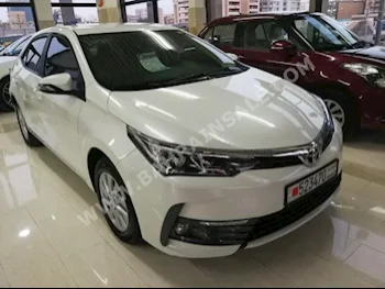 Toyota  Corolla  XLI  2017  Sedan  Automatic  4  13,000  FWD  White  Gasoline
