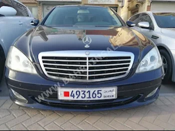 Mercedes-Benz  S-Class  500  2006  Sedan  Automatic  8  200,000  RWD  Dark Blue  Gasoline