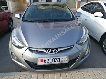 Hyundai  Elantra  2015  Sedan  Automatic  4  77,000  FWD  Silver  Gasoline