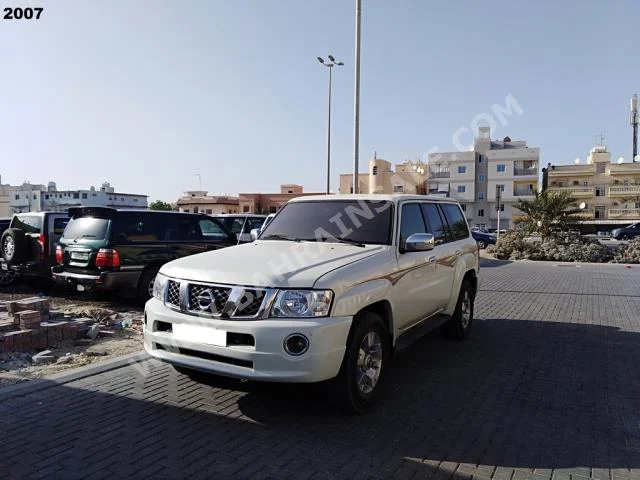 نيسان  باترول  سفاري  2007  اس يو في  اتوماتك  8  188,000  دفع رباعي  أبيض  بنزين
