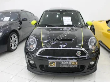 Mini  Cooper  Jhon Cooper  2013  Hatchback  Automatic  4  33,000  RWD  Black  Gasoline