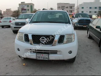 Nissan  Pathfinder  2011  SUV  Automatic  6  53,000  4WD  White  Gasoline