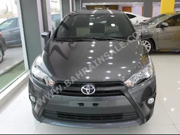 Toyota  Yaris  2015  Sedan  Automatic  4  0  FWD  Gray  Gasoline