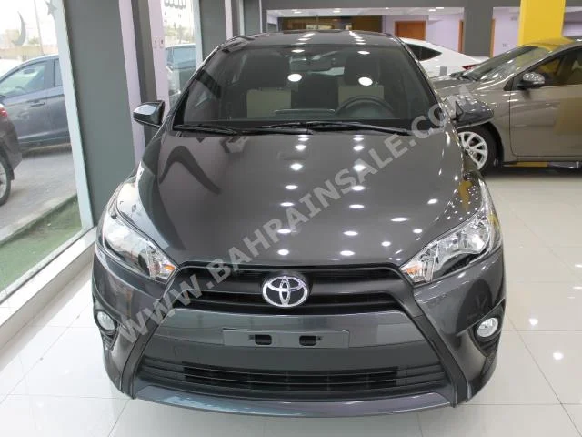 Toyota  Yaris  2015  Sedan  Automatic  4  0  FWD  Gray  Gasoline