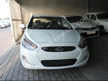 Hyundai  Accent  2017  Sedan  Automatic  4  0  FWD  White  Gasoline