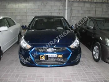 Hyundai  Accent  2016  Sedan  Automatic  4  31,000  FWD  Dark Blue  Gasoline