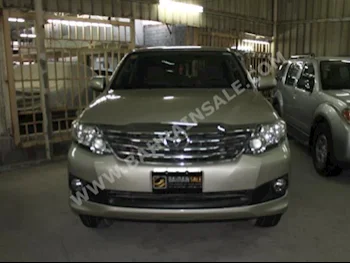 Toyota  Fortuner  2013  SUV  Automatic  4  84,000  4WD  Gold  Gasoline