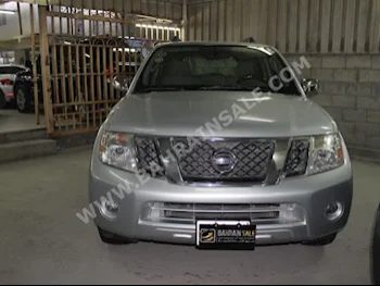 Nissan  Pathfinder  2010  SUV  Automatic  6  88,000  4WD  Silver  Gasoline