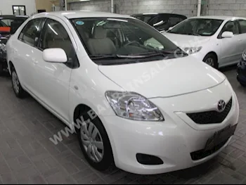 Toyota  Yaris  2013  Sedan  Automatic  4  84,000  FWD  White  Gasoline