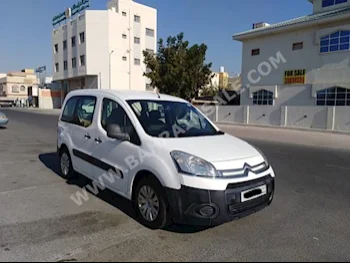 ستروين  بيرلينغو  2015  فان \ باص  عادي  4  150,200  دفع أمامي  أبيض  بنزين