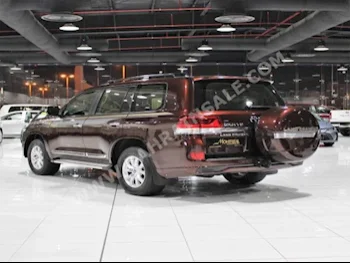 Toyota  Land Cruiser  GXR  2014  SUV  Automatic  8  10,000  4WD  Brown  Gasoline