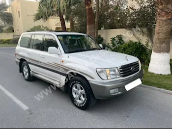 تويوتا  لاند كروزر  جي اكس ار  2002  اس يو في  اتوماتك  6  215,600  دفع رباعي  أبيض  بنزين