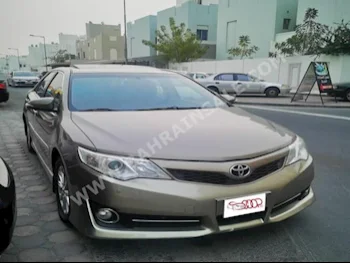 Toyota  Camry  GLX  2012  Sedan  Automatic  4  100,000  4WD  Gold  Gasoline
