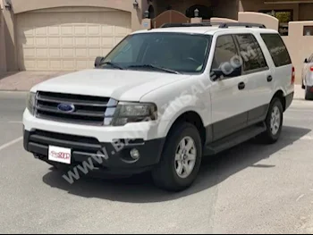 فورد  اكسبيديشن  2016  سيدان  اتوماتك  6  96,000  دفع خلفي  أبيض لؤلؤي  بنزين