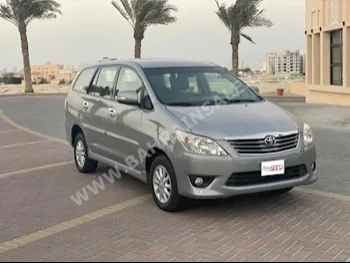 تويوتا  إنوفا  2014  فان \ باص  اتوماتك  4  120,000  دفع أمامي  رمادي  بنزين