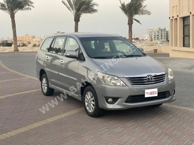 تويوتا  إنوفا  2014  فان \ باص  اتوماتك  4  120,000  دفع أمامي  رمادي  بنزين