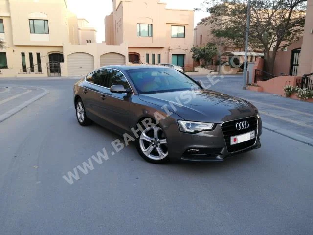 اودي  أي 5  1.8  2015  سيدان  اتوماتك  4  86,000  دفع أمامي  برونزي  بنزين
