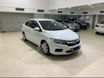 هوندا  سيتي  2018  سيدان  اتوماتك  4  42,200  دفع أمامي  أبيض  بنزين