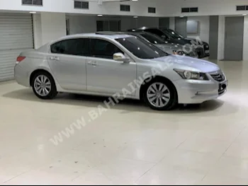Honda  Accord  Crosstour  2011  Sedan  Automatic  6  114,400  RWD  Silver  Gasoline