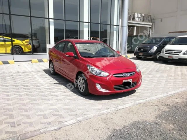 هيونداي  اكسنت  1.6  2015  سيدان  اتوماتك  4  66,400  دفع أمامي  عنابي  بنزين