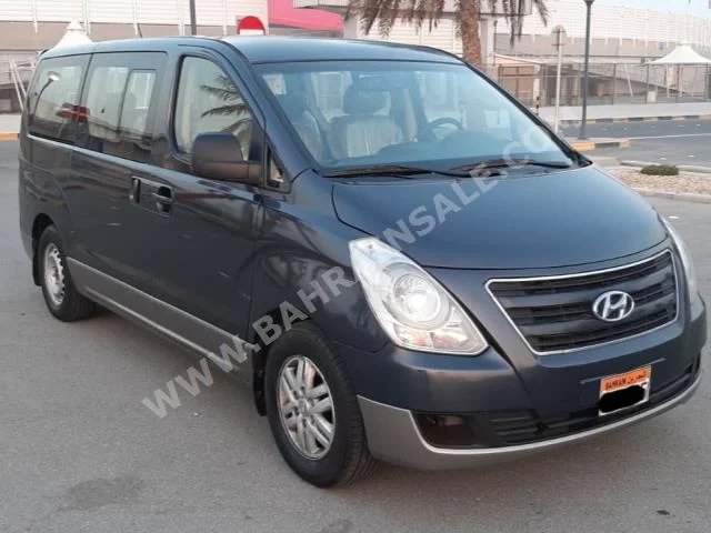 هيونداي  أتش1  2017  فان \ باص  اتوماتك  4  202,600  دفع خلفي  ازرق  بنزين