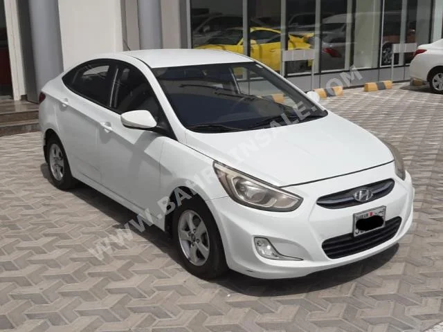 هيونداي  اكسنت  2016  سيدان  اتوماتك  4  111,800  دفع أمامي  أبيض  بنزين