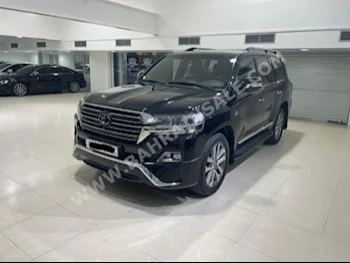 Toyota  Land Cruiser  VXS Black Edition  2017  SUV  Automatic  8  84,500  4WD  Black  Gasoline