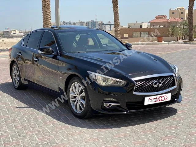 انفنيتي  كيو  50  2015  سيدان  اتوماتك  6  130,000  دفع أمامي  أسود  بنزين
