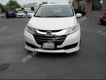هوندا  أوديسي  2015  اس يو في  اتوماتك  4  200,000  دفع أمامي  أبيض  بنزين