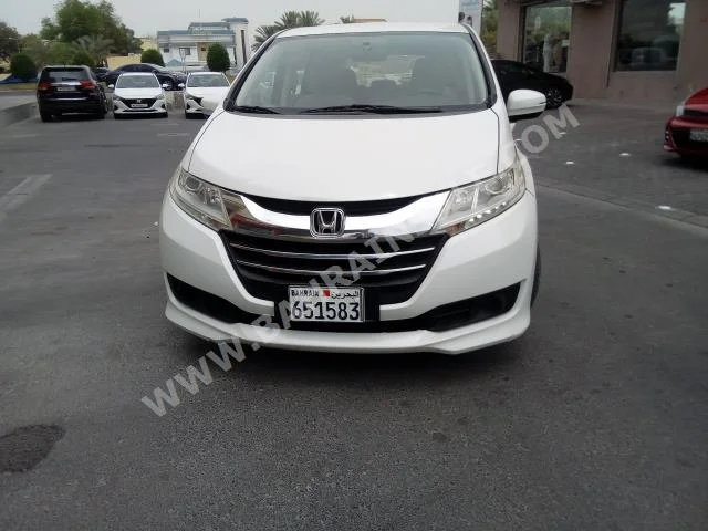 هوندا  أوديسي  2015  اس يو في  اتوماتك  4  200,000  دفع أمامي  أبيض  بنزين